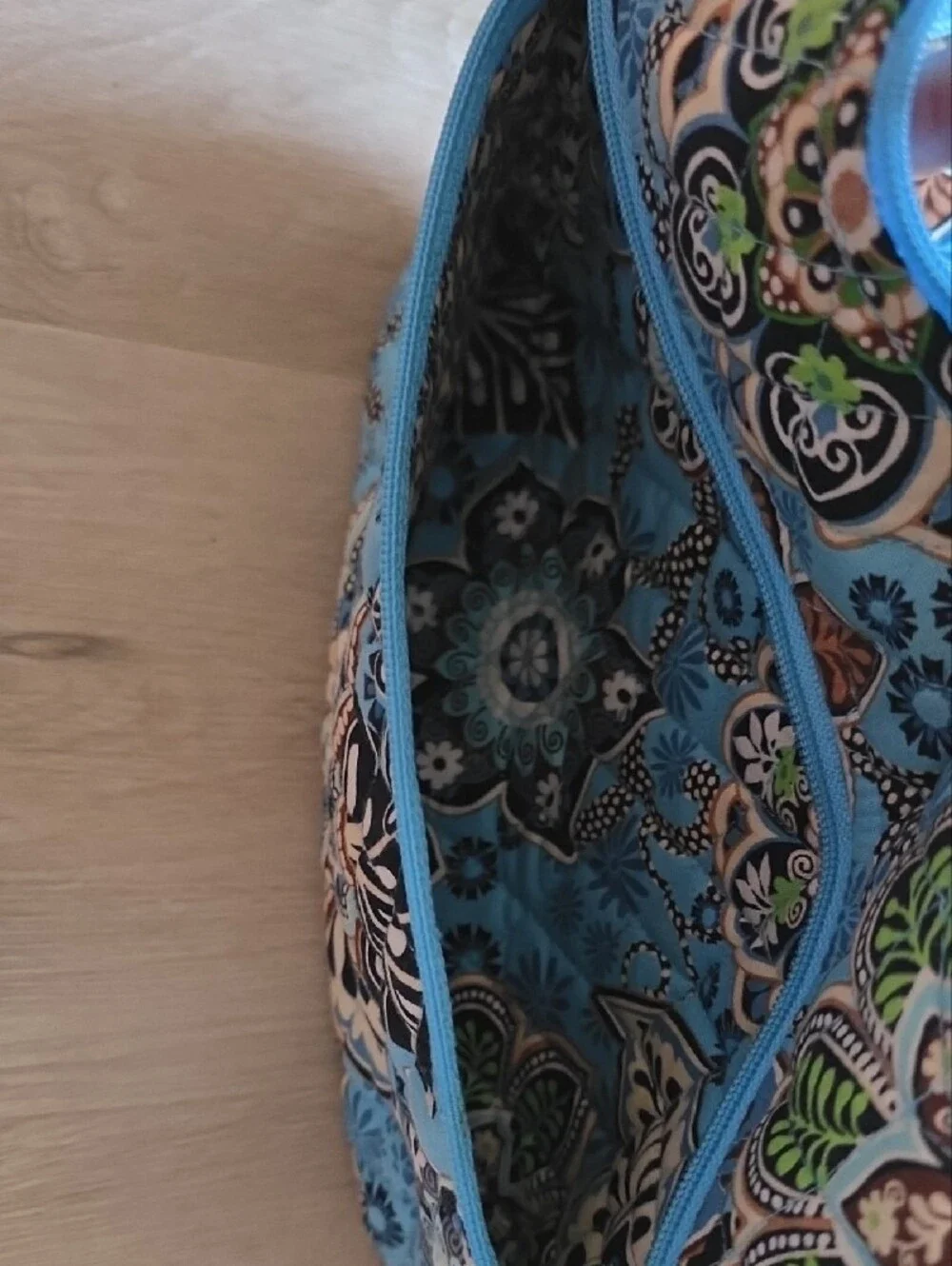 Vera Bradley Bali Blue On The Go Shoulder Bag Quilted Floral Vintage 2009